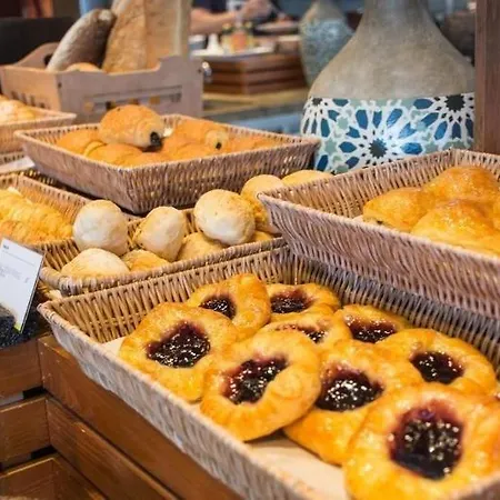 Leonardo Da Vinci 3* Pesaro